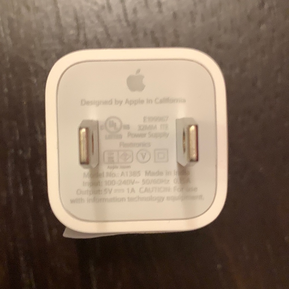 Genuine NWT Apple IPhone Charger